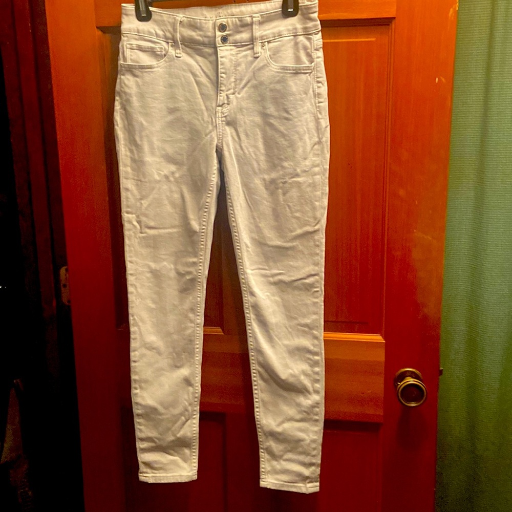 White House, black market Skinny ankle khakis. Size 2